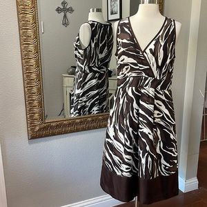 Banana Republic Brown and White Print V-Neck Sleeveless Dress